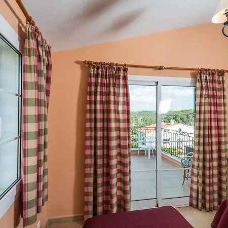 Cala Galdana Sleeps 8 With Pool And Air Con *