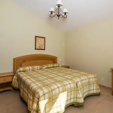 Cala Galdana Sleeps 8 With Pool And Air Con *