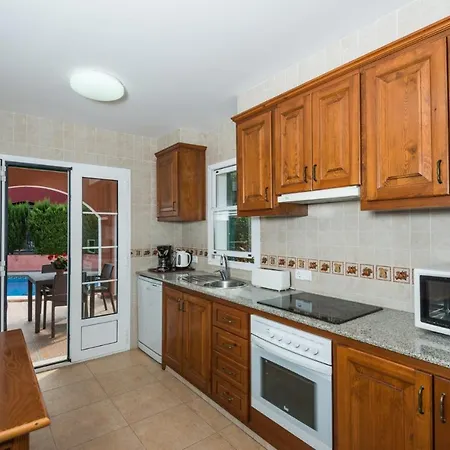 Vila Cala Galdana Sleeps 8 With Pool And Air Con