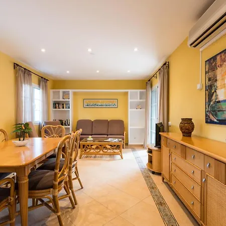 Vila Cala Galdana Sleeps 8 With Pool And Air Con Cala Galdana (Menorca)