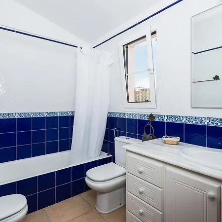 Villa Cala Galdana Sleeps 8 With Pool And Air Con