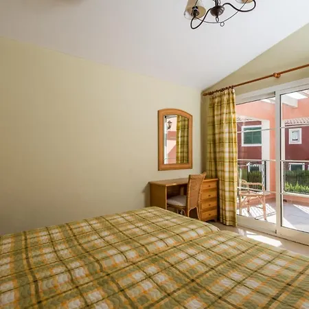 Cala Galdana Sleeps 8 With Pool And Air Con